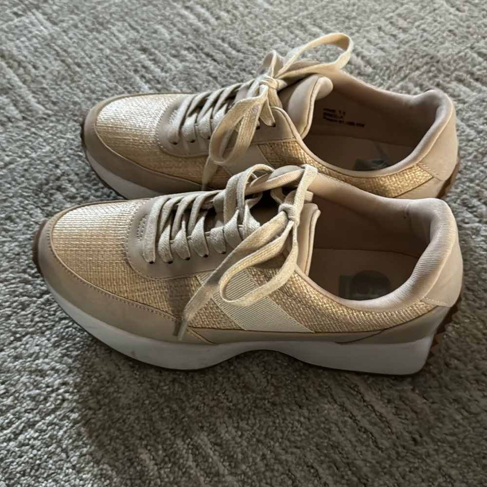 Dolce vita tennis shoes